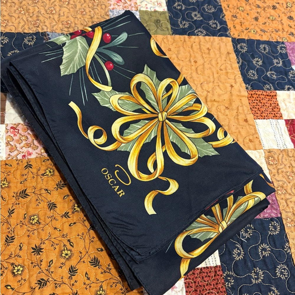 Oscar De La Renta Silk Holiday Scarf 34”X 34” Lovely! View 3